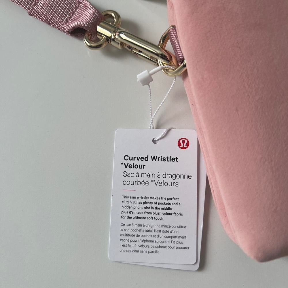 NWT Lululemon pink pastel curved wristlet velour wallet - Picture 8 of 8